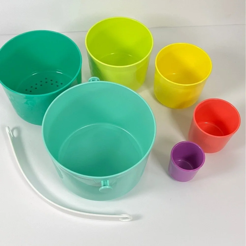 Tupperware TOTE-EM PAILS Kids Beach Sand Pool Toy Stacking NOS Pastel